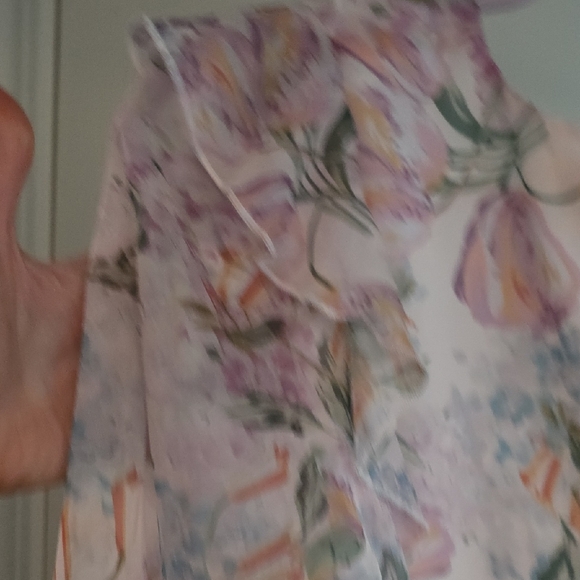 Floral Ruffle Romper - Picture 5 of 6